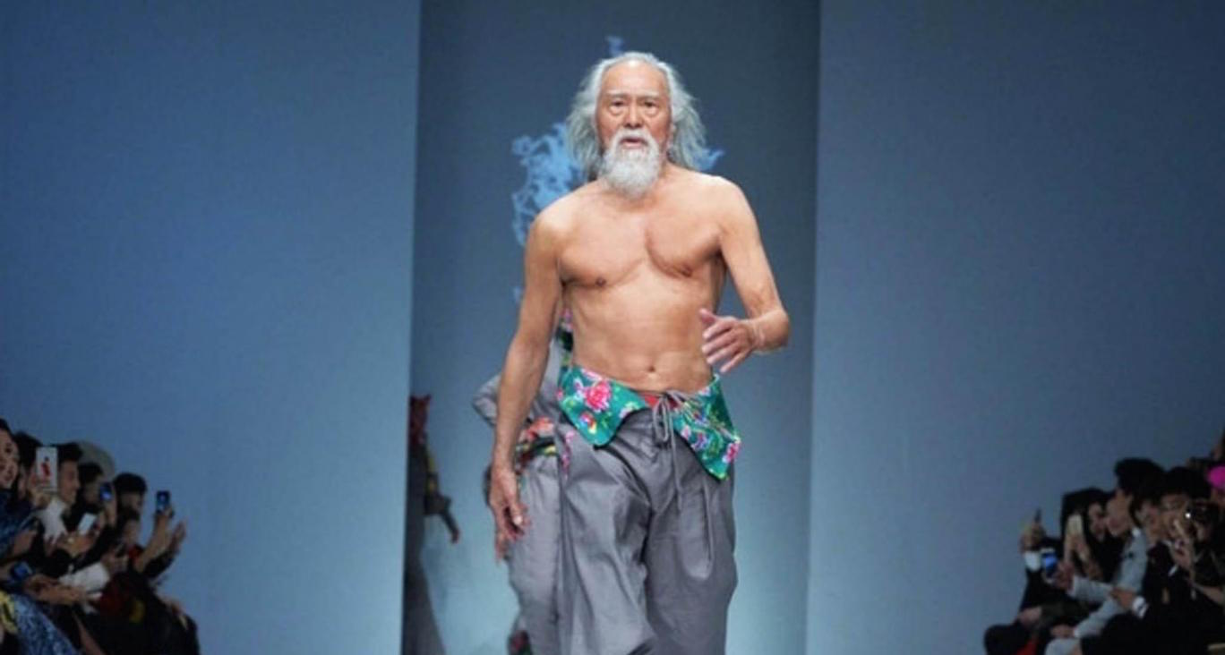 Wang Deshun défile pour Reebok
