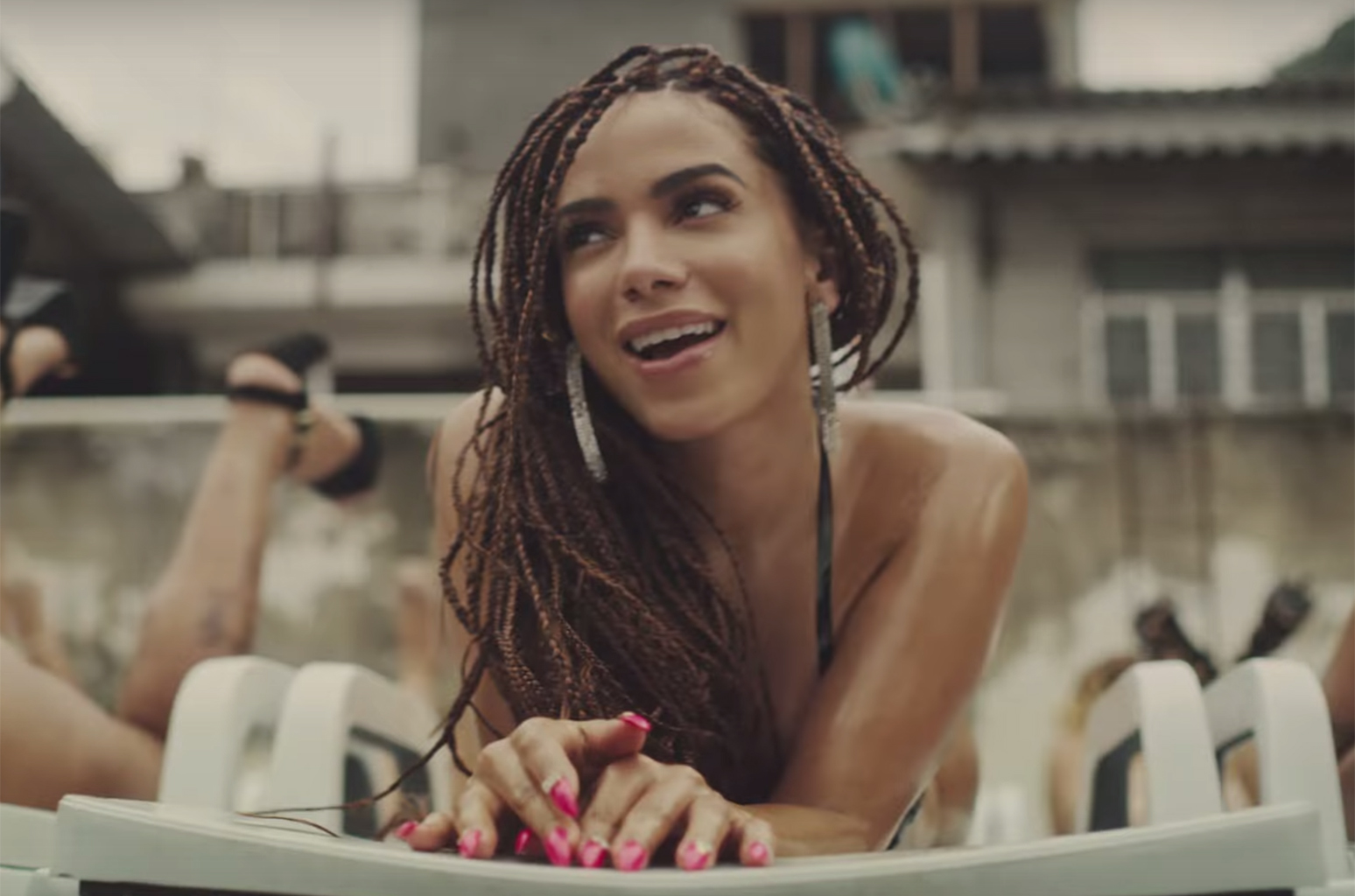anitta-2017-Vai-Malandra-vid-billboard-1548
