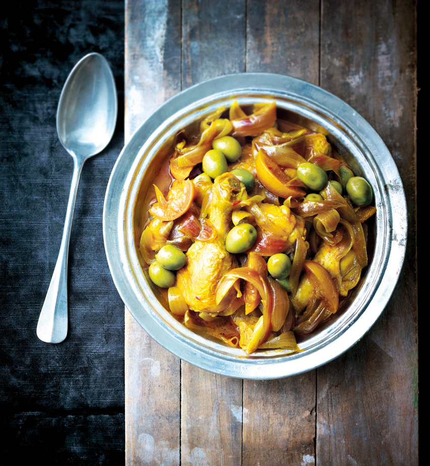 TAJINE DE POULET AUX CITRONS CONFITS ET AUX OLIVES