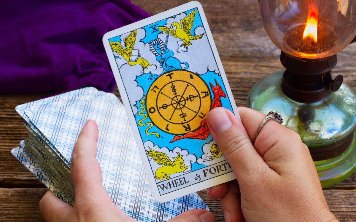 Cartomancie en ligne avec le Tarot Amour